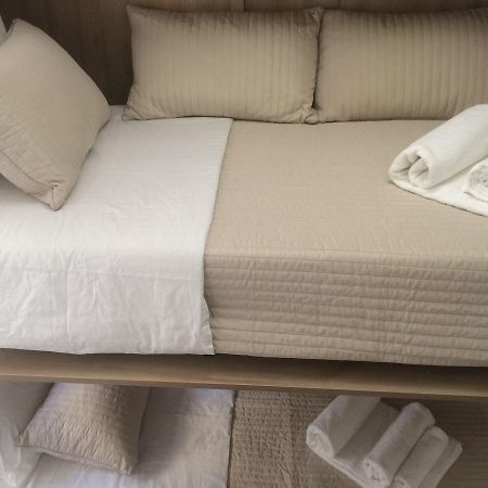 Bed and Breakfast Alloggio Turistico Al Colosseo Рим Экстерьер фото